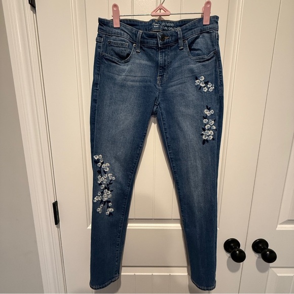 GAP Girlfriend Skinny Jeans with Floral Embroidered Detail - Picture 1 of 4